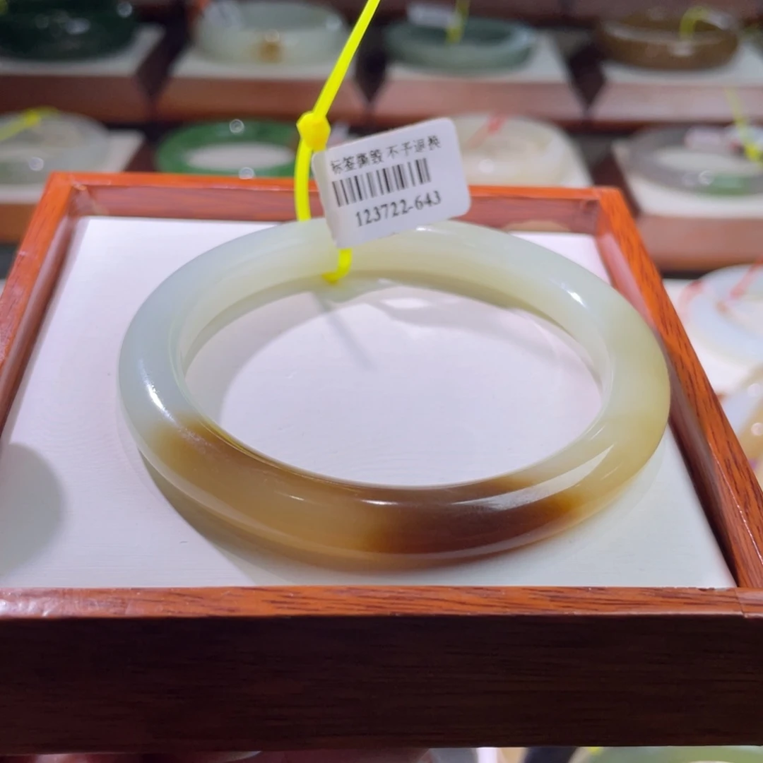 【闪购商品】和田玉手镯未镶嵌57.8.50