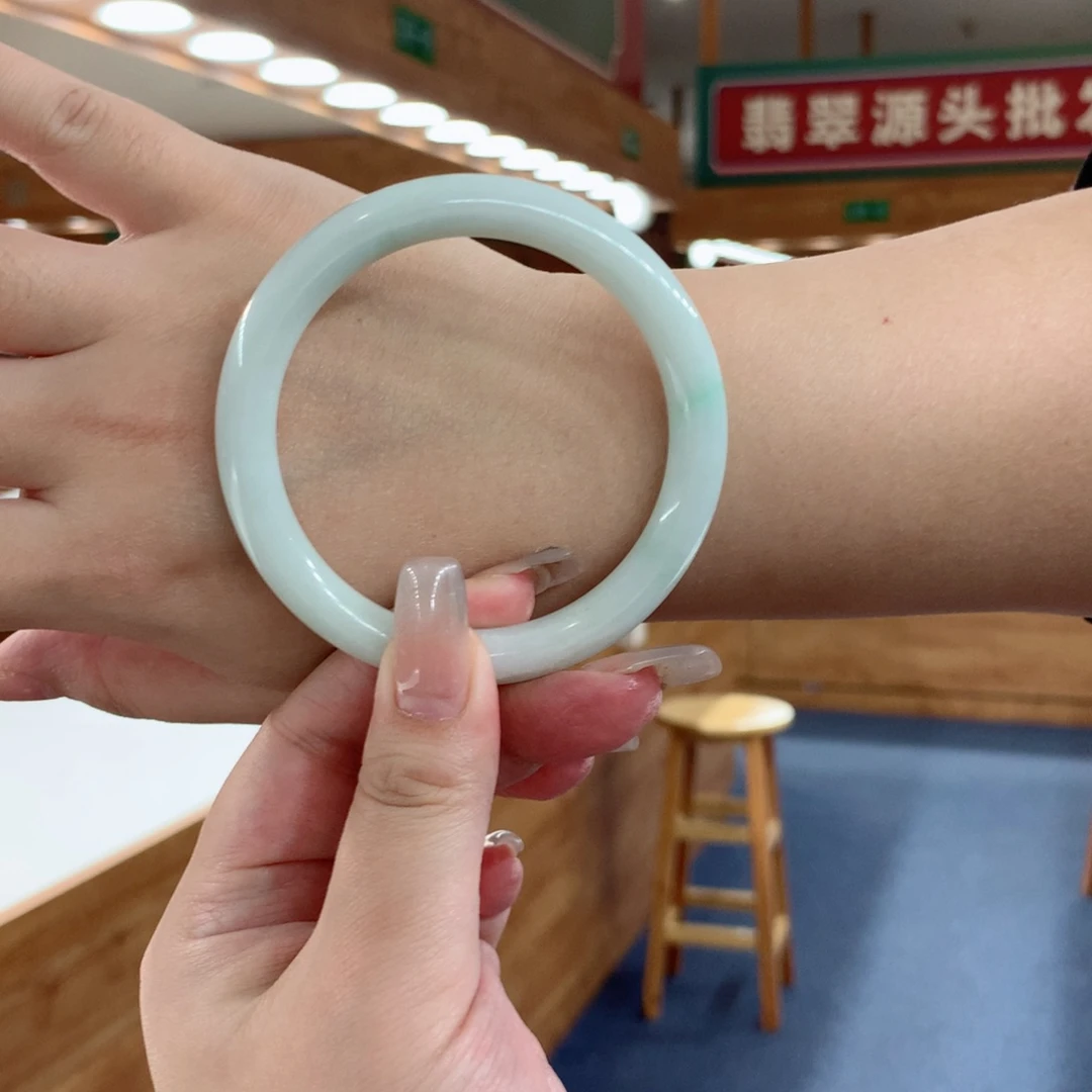 翡翠手镯未镶嵌红*买断