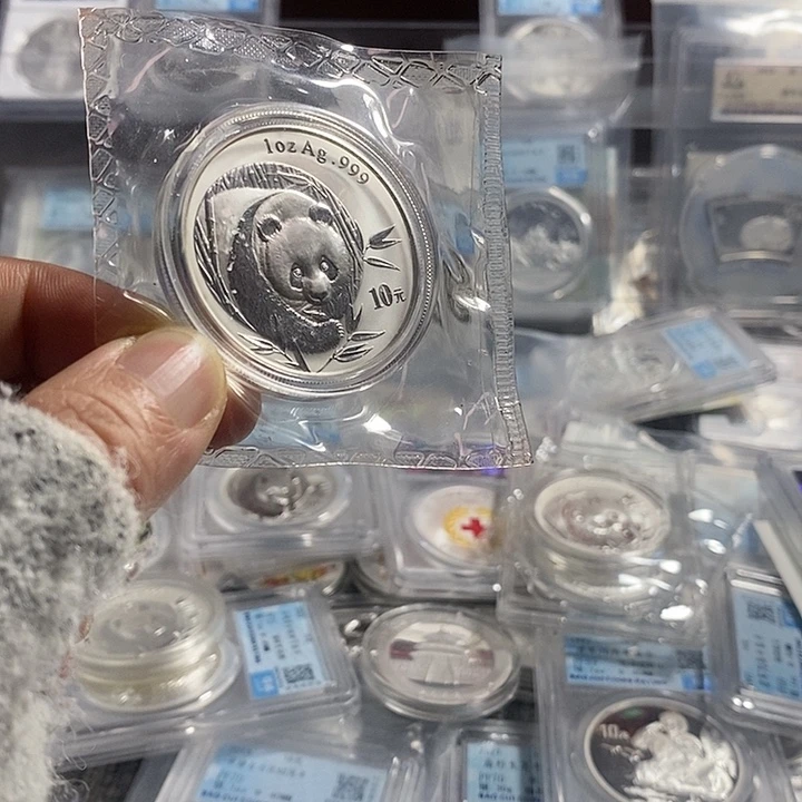 纯银河**晏配绿盒无证书03原封裸猫一枚如图