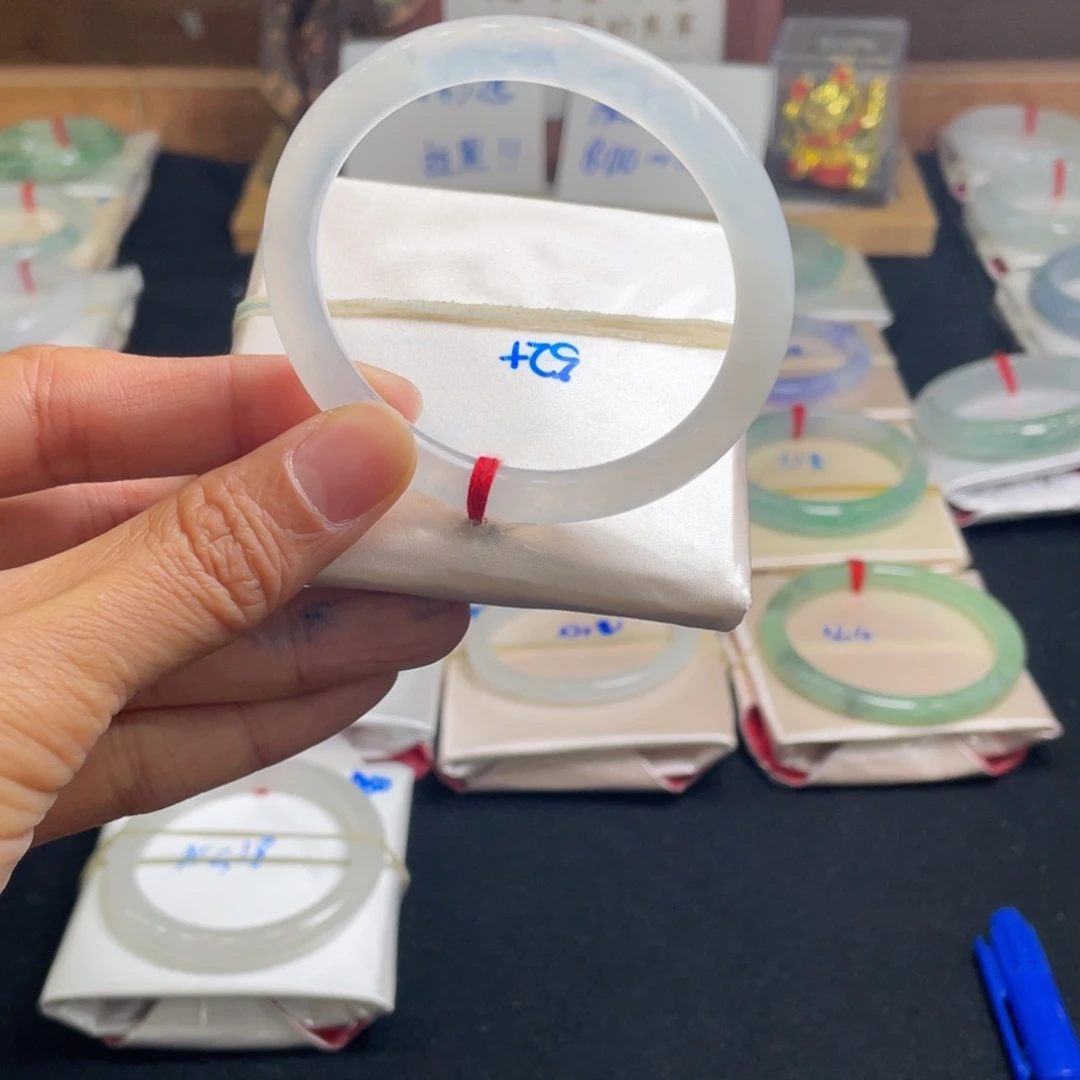 翡翠手镯未镶嵌52天然翡翠A货