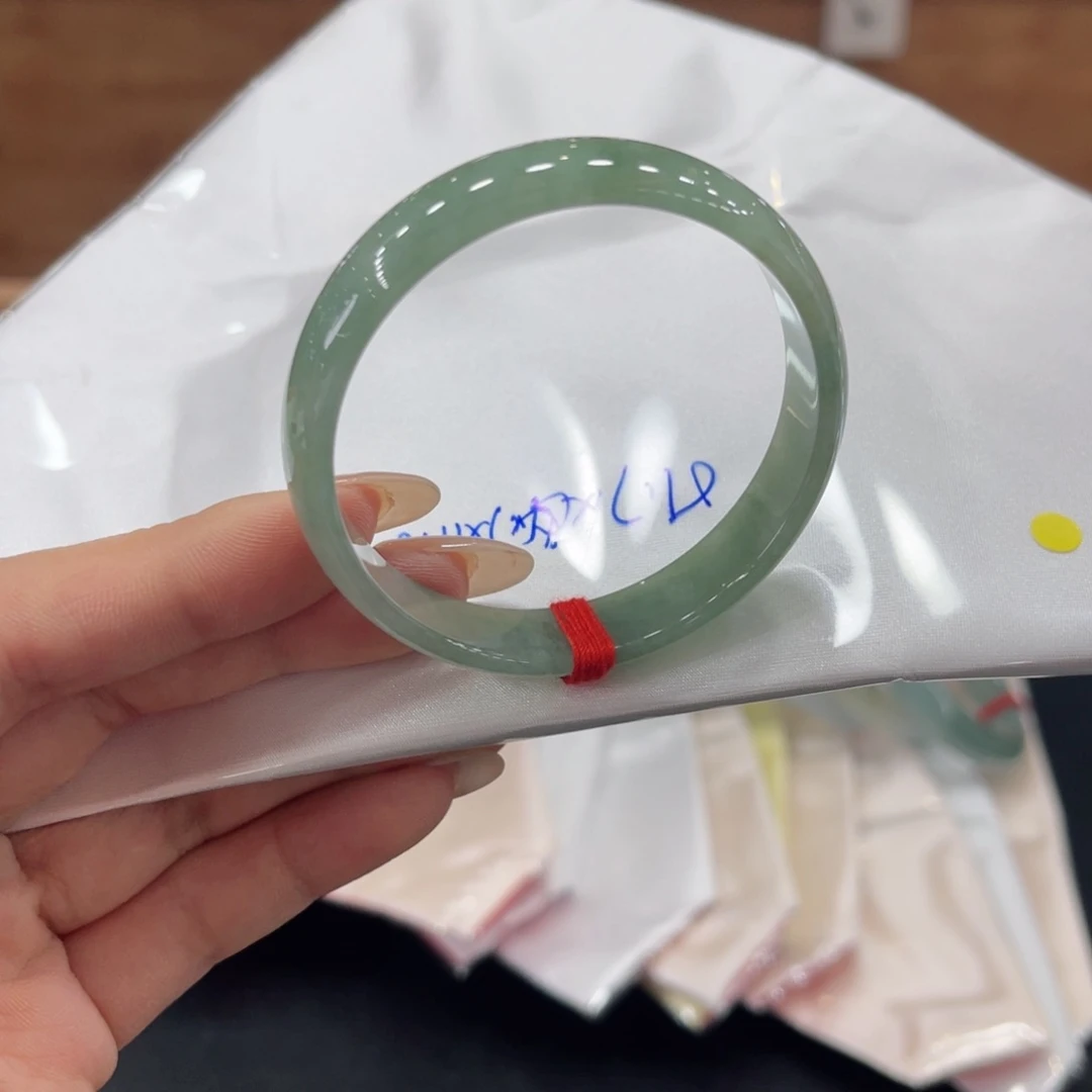 未镶嵌手镯翡翠翡翠