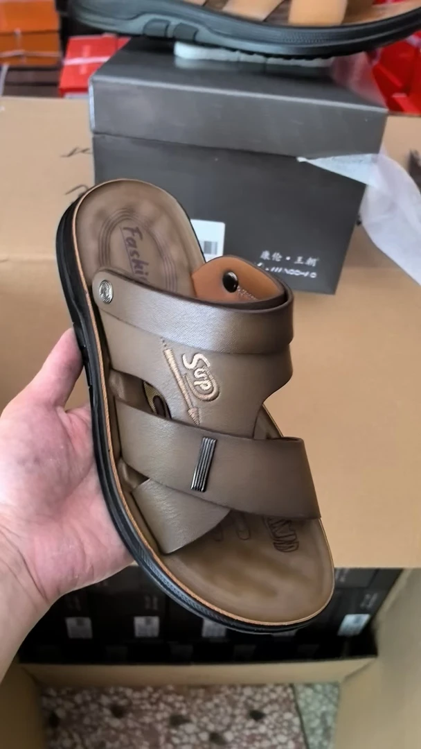 休闲防滑素面车缝线搭扣沙滩鞋厚底夏季棕色男士鞋子软底