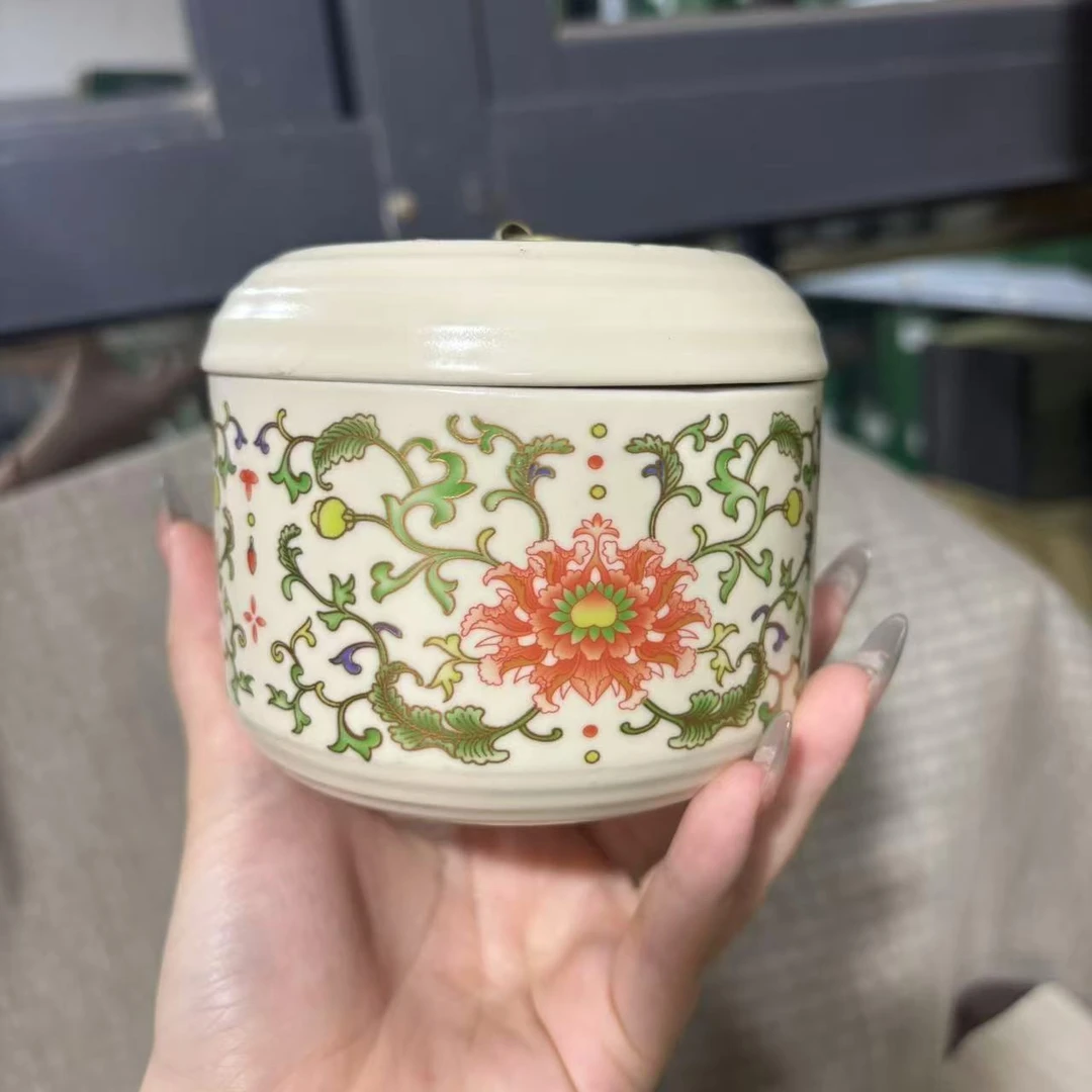 缠枝莲茶叶罐1551