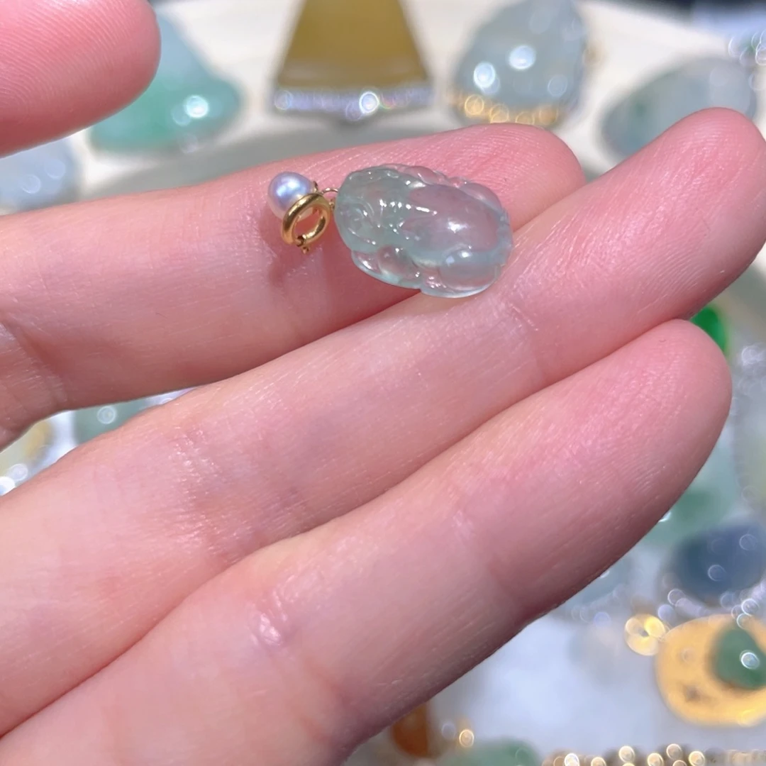 翡翠颈饰18K金镶嵌翡翠