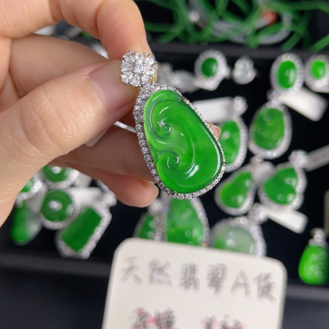 翡翠银S925镶嵌戒指一刀切如意吊坠