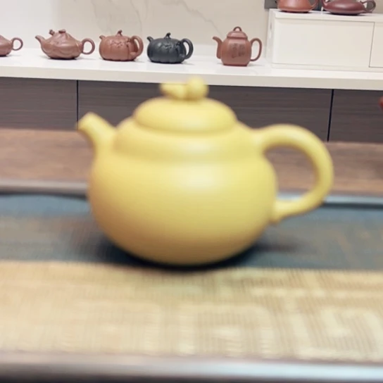 茶壶紫砂黄龙山原矿本绿半手工（150 cc）