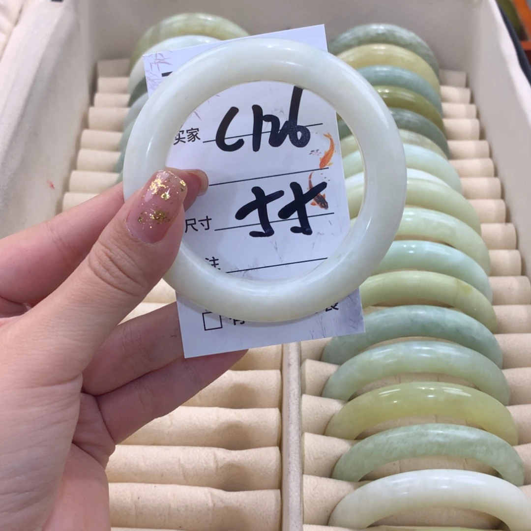 【闪购商品】蛇纹石玉未镶嵌手镯