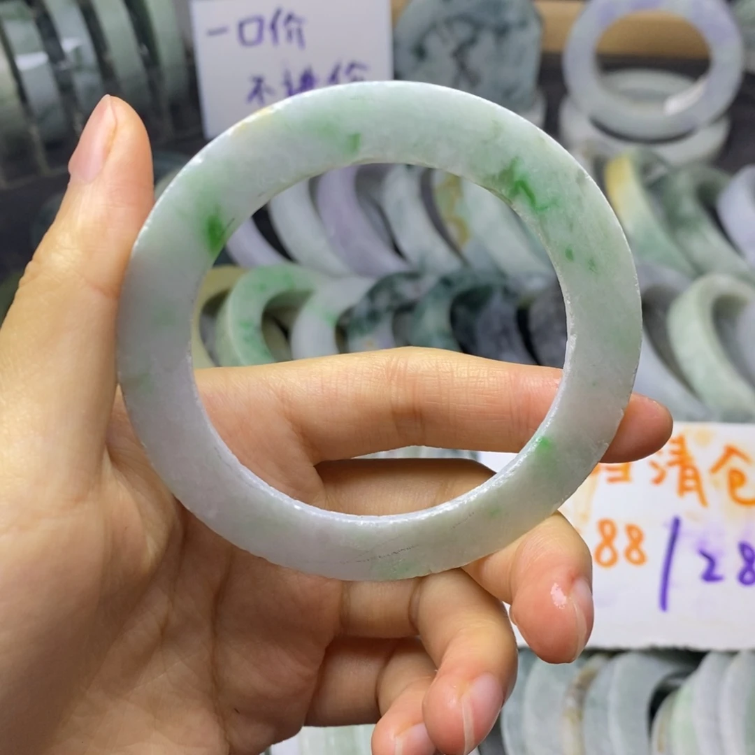 定制翡翠未镶嵌手镯