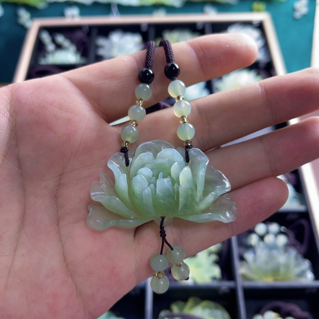 未镶嵌蛇纹石玉颈饰
