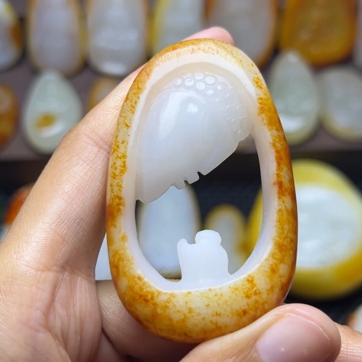 颈饰未镶嵌和田玉
