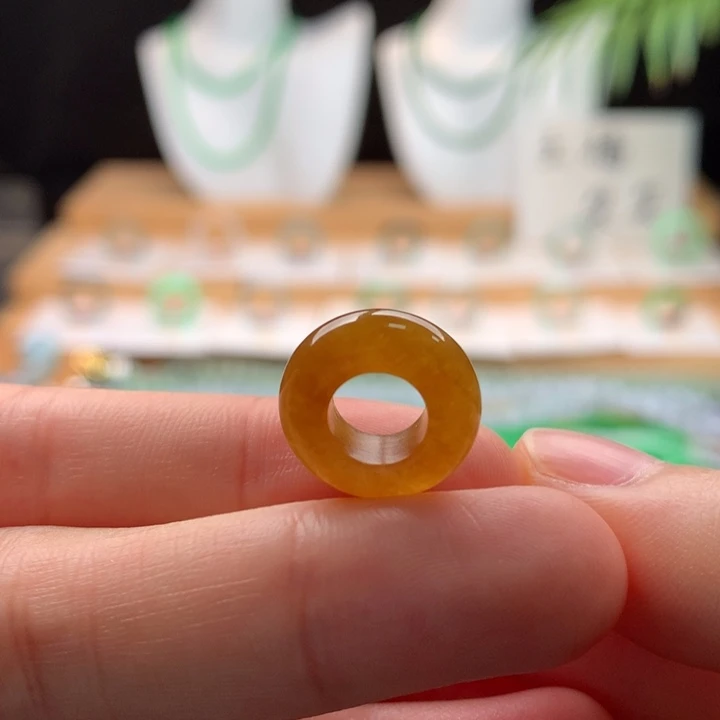 翡翠未镶嵌颈饰天然缅甸A货翡翠