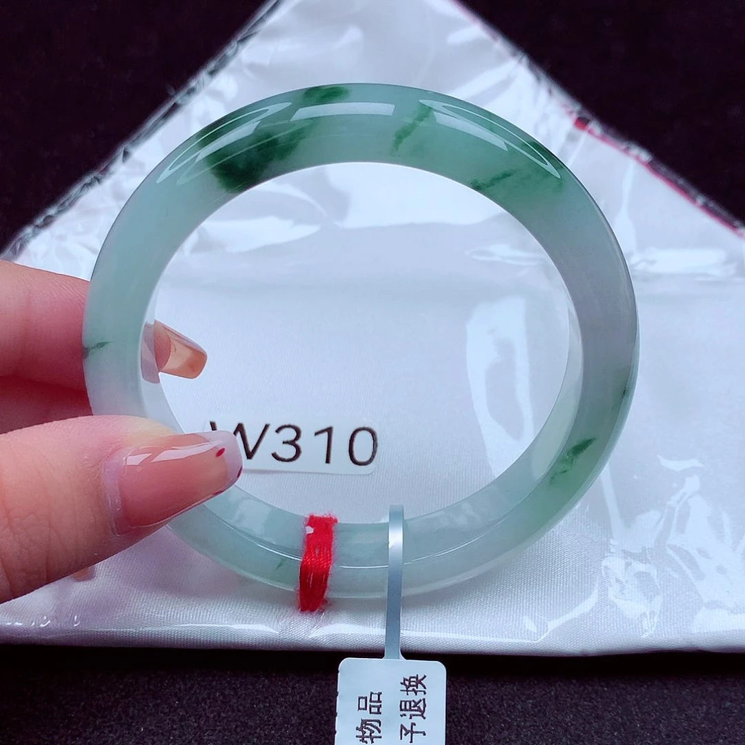 翡翠手镯未镶嵌天然缅甸