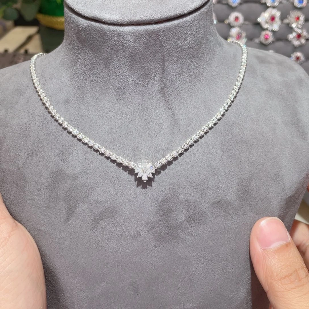 钻石项链18K金镶嵌.钻石项链