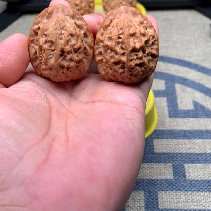 桃核吊坠斗鸡好看