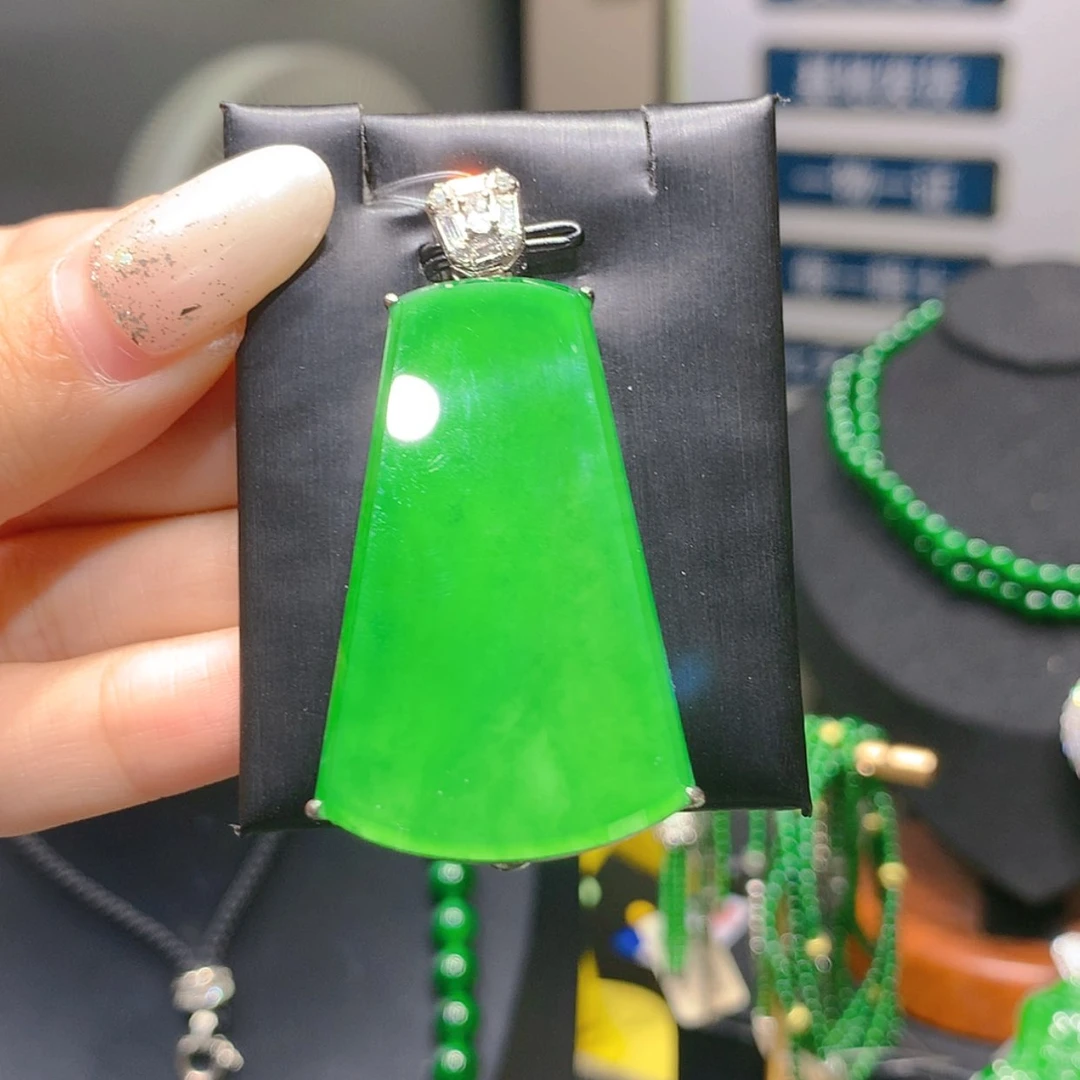 【闪购商品】颈饰银S925镶嵌翡翠6柒姐