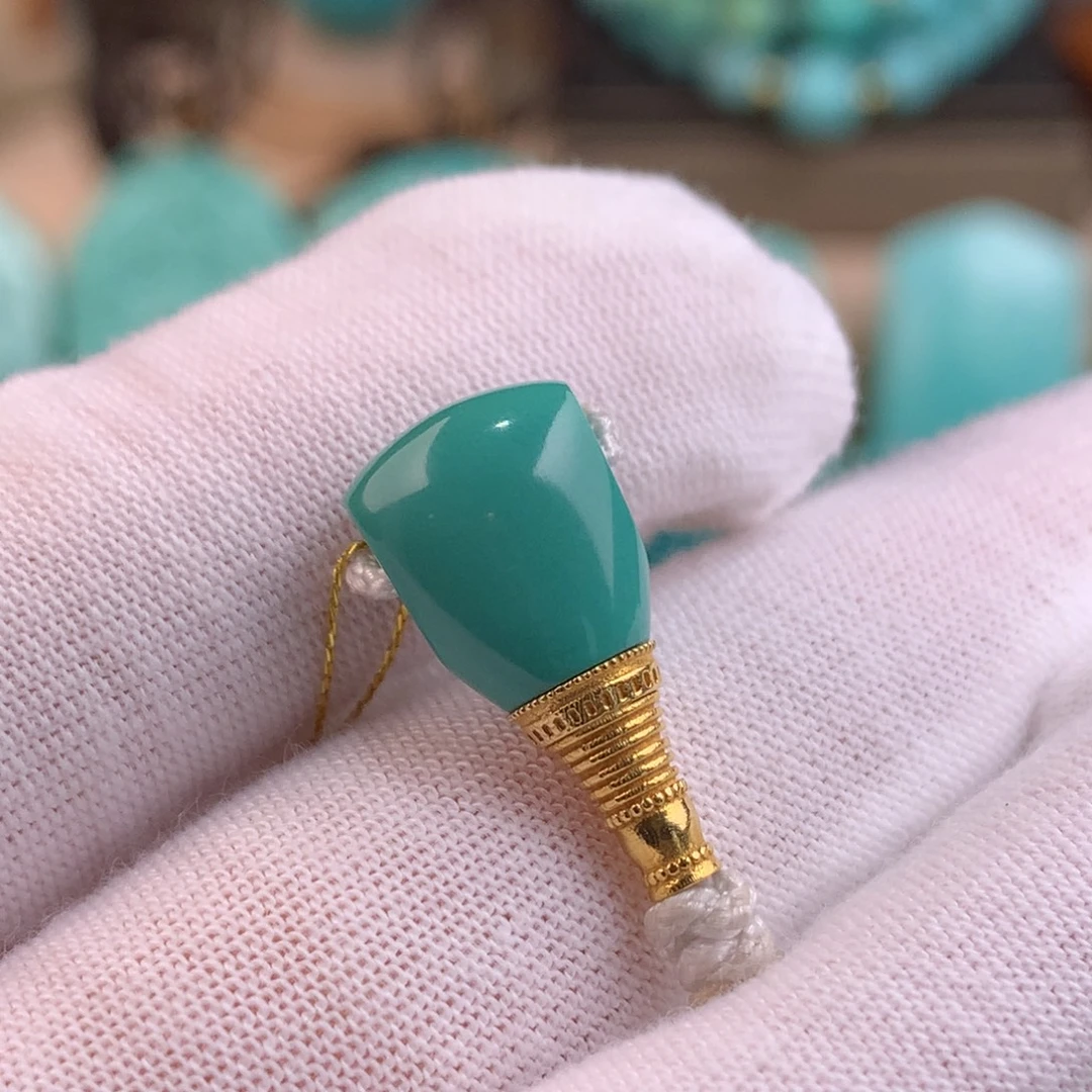 绿松石18K金镶嵌金塔三通卡9.5