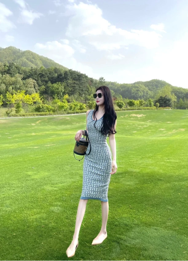 小众设计感气质迷宫印花背心针织长款修身显瘦夏季连衣裙时尚性感