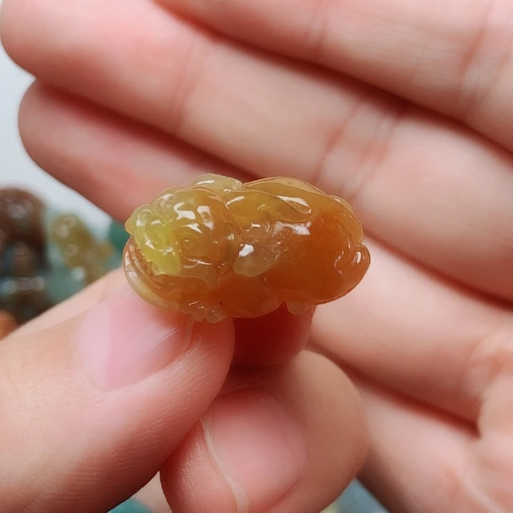 翡翠未镶嵌颈饰独*男翡翠