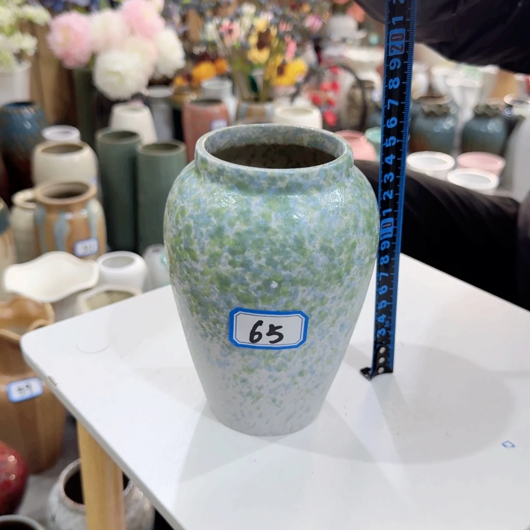 Y****65号陶瓷高16厘米微瑕一个