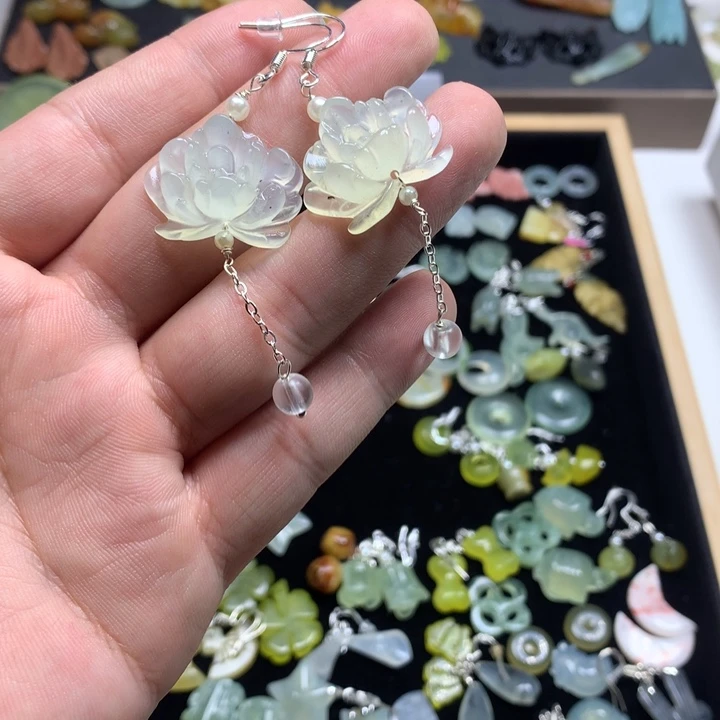 蛇纹石玉耳钉足银镀金镶嵌