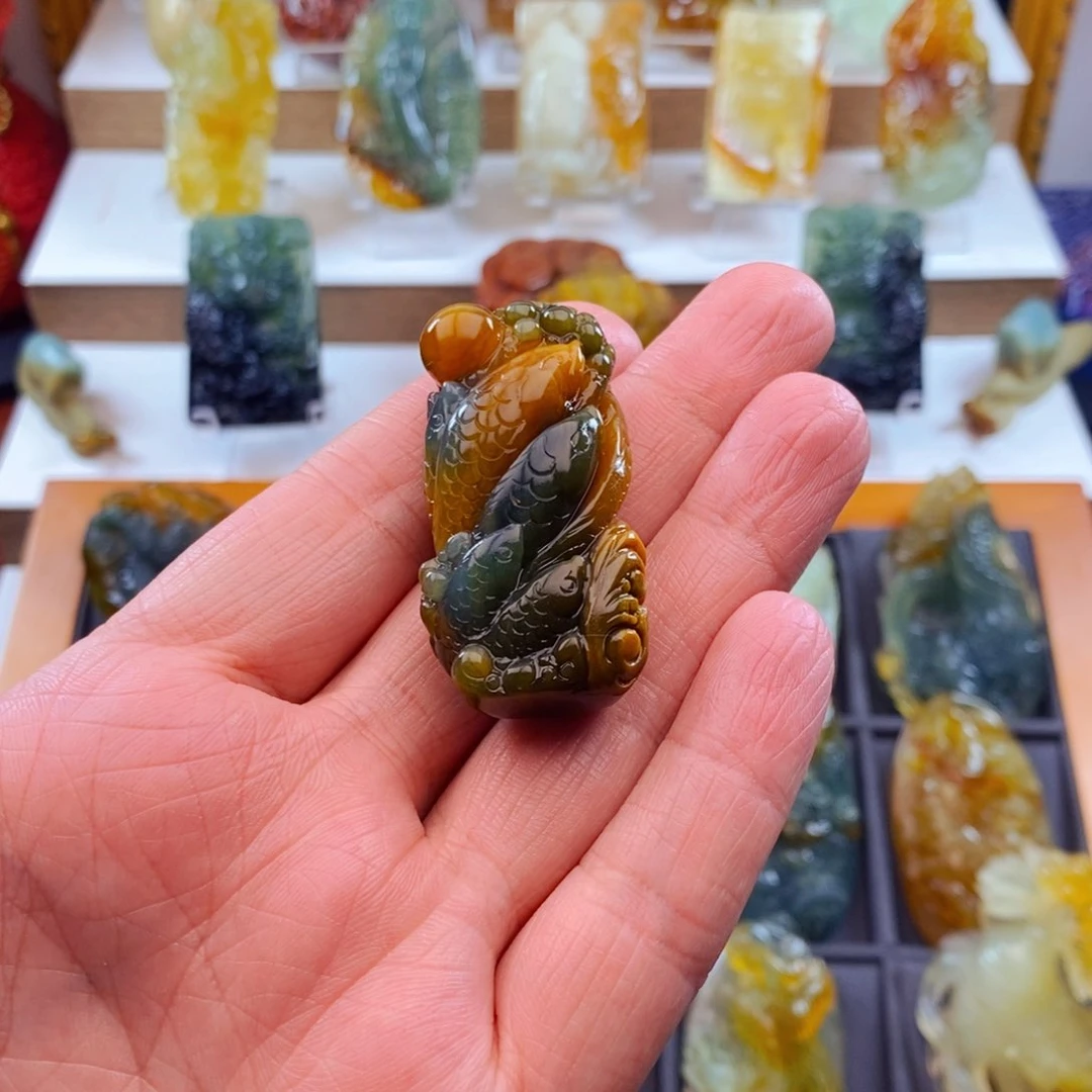 蛇纹石玉颈饰未镶嵌须*