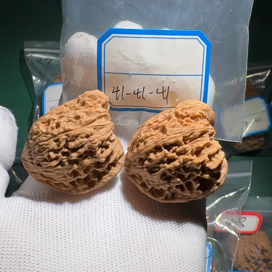 吊坠文玩核桃0001号留疤s