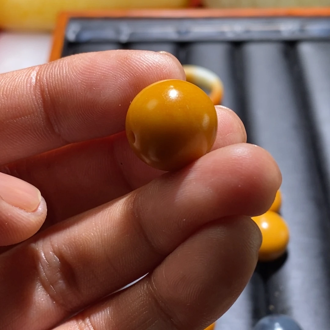 李***淋和田玉未镶嵌套链