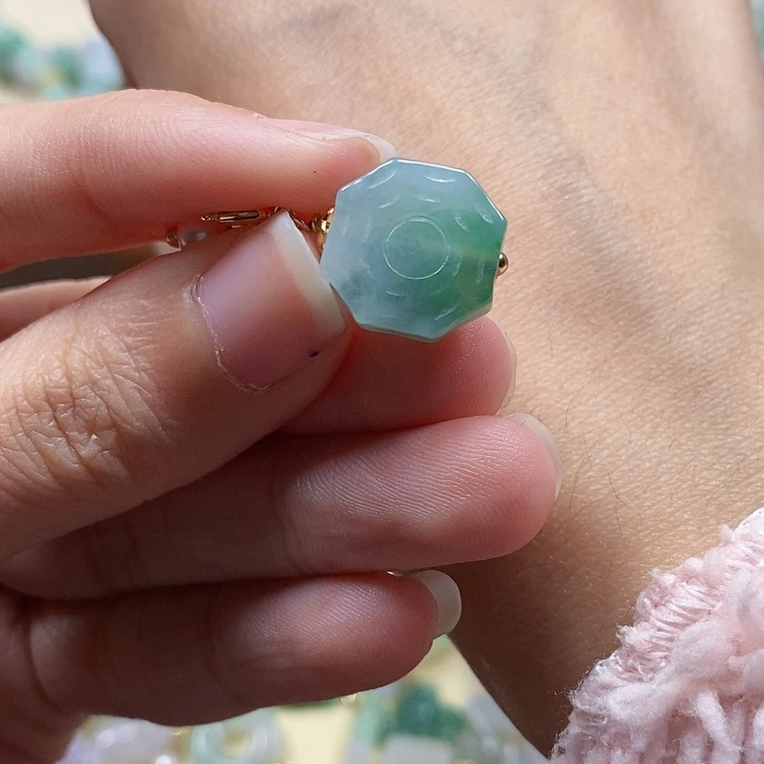 翡翠颈饰未镶嵌闪