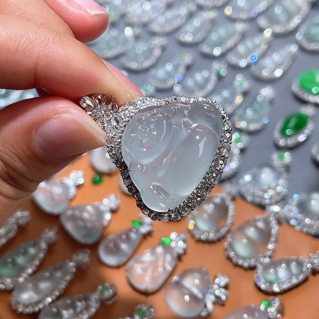 翡翠颈饰18K金镶嵌佛公