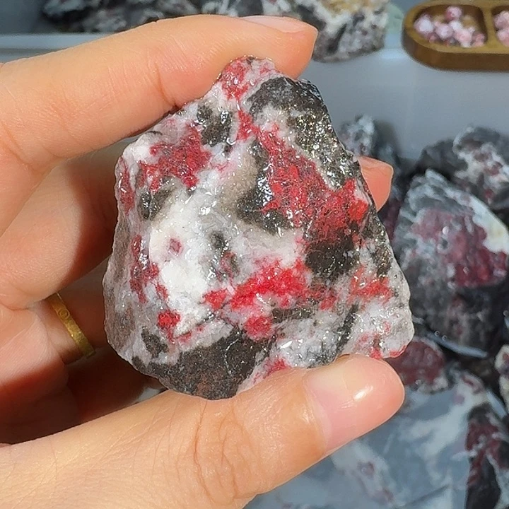 天然辰砂天然朱砂原石64克