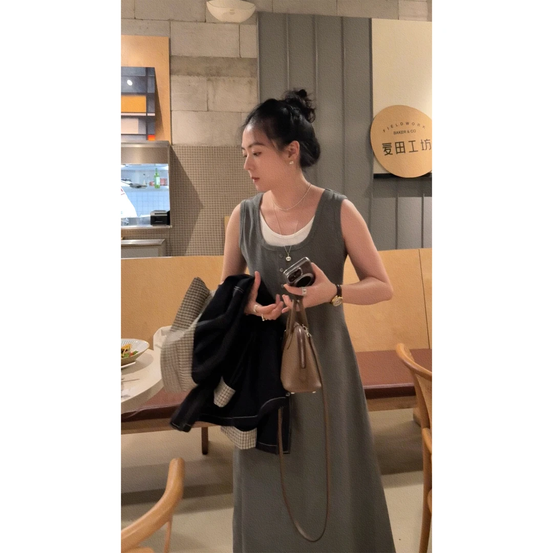 苏安家｜“线条纸片人” 剪裁上下了大功夫了显瘦假两件背心裙连衣裙