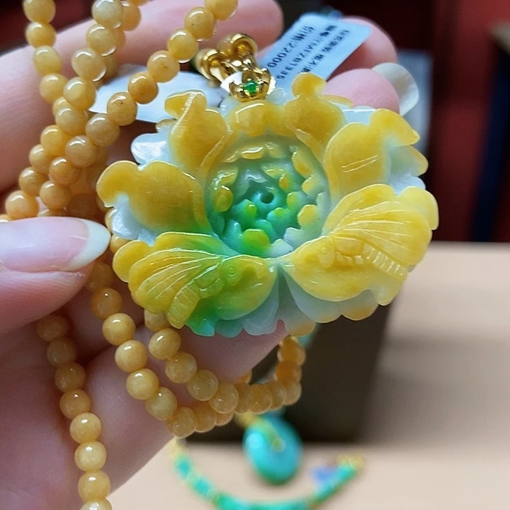 翡翠未镶嵌颈饰吊坠