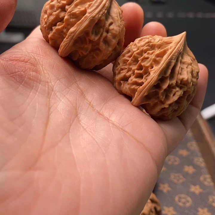 文玩核桃把件宝塔团