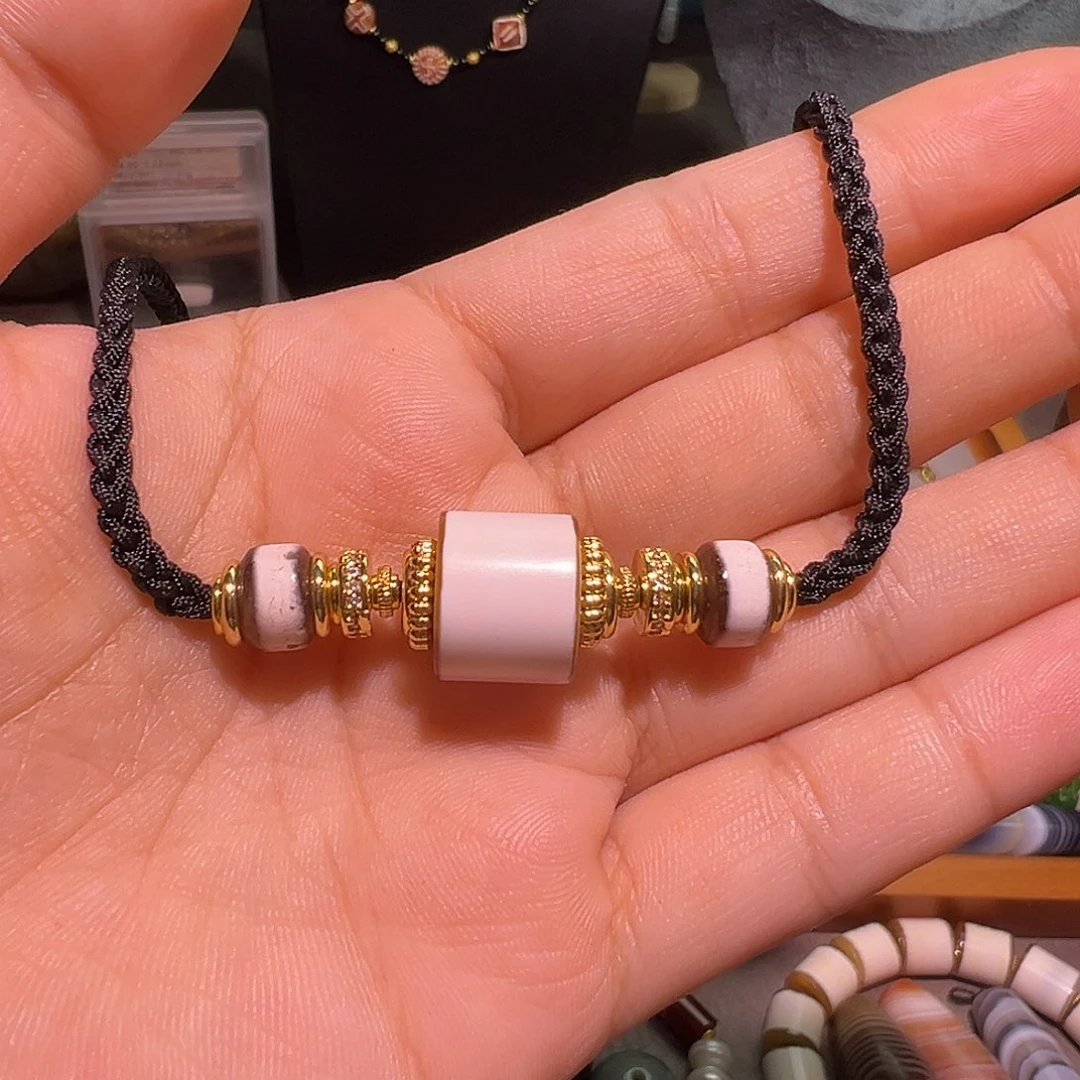 琳***⁴树脂制品剁珠锁骨链