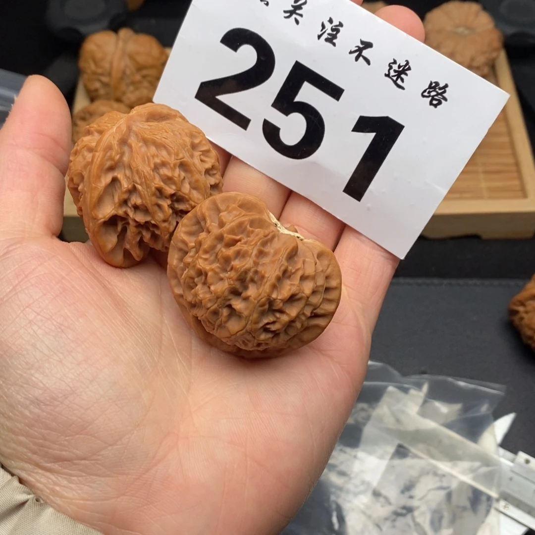 文玩核桃吊坠44宫灯