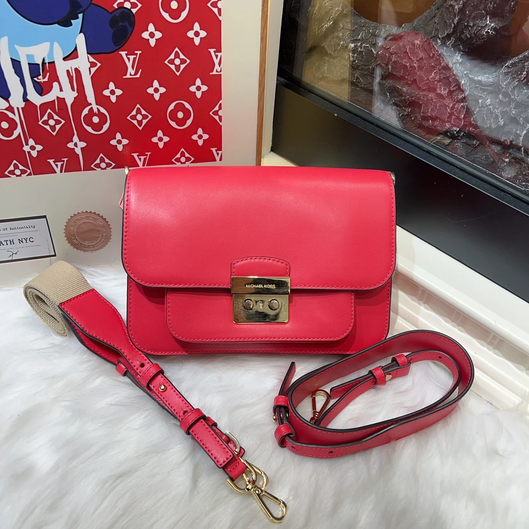 95新 MICHAEL KORS/迈克高仕 mk风琴包双肩带 a6587