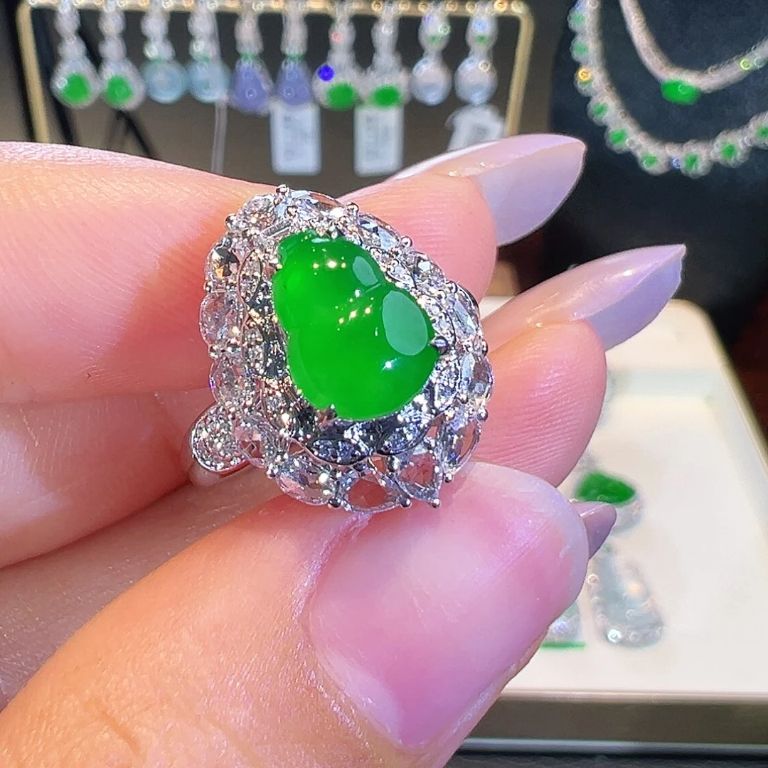 翡翠18K金镶嵌戒指