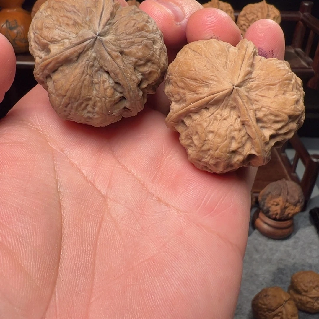 文玩核桃吊坠疙瘩包三棱40mm