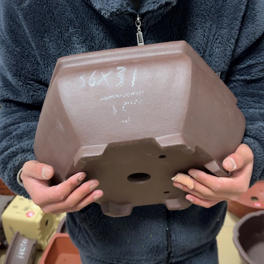 紫砂花盆呜呜呜呜