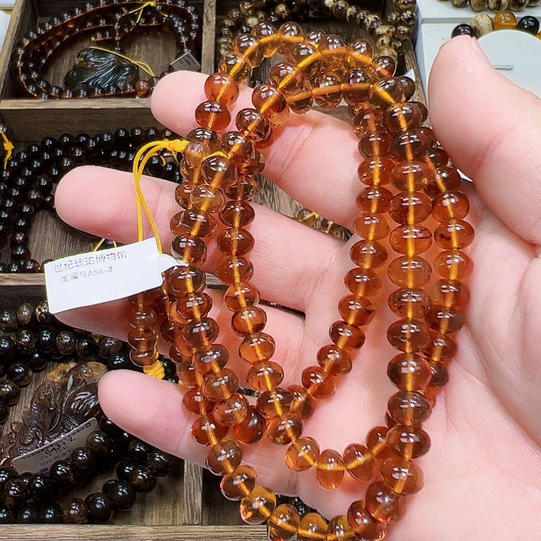 琥珀未镶嵌颈饰抚顺