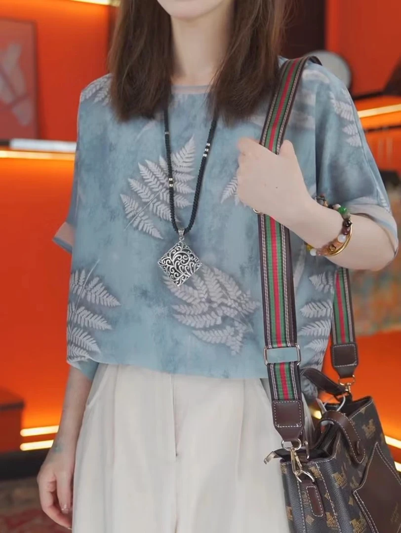 2025新款北海道夏季减龄时尚设计师款上衣