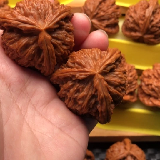 猪***铭文玩核桃吊坠核桃