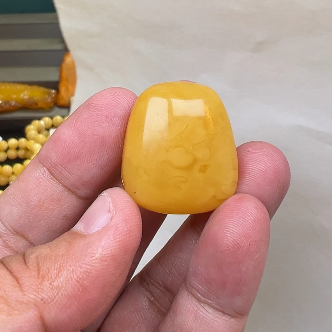 蜜蜡未镶嵌珠宝奇石5.97克