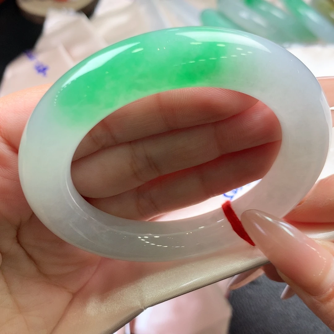 翡翠未镶嵌手镯54圆