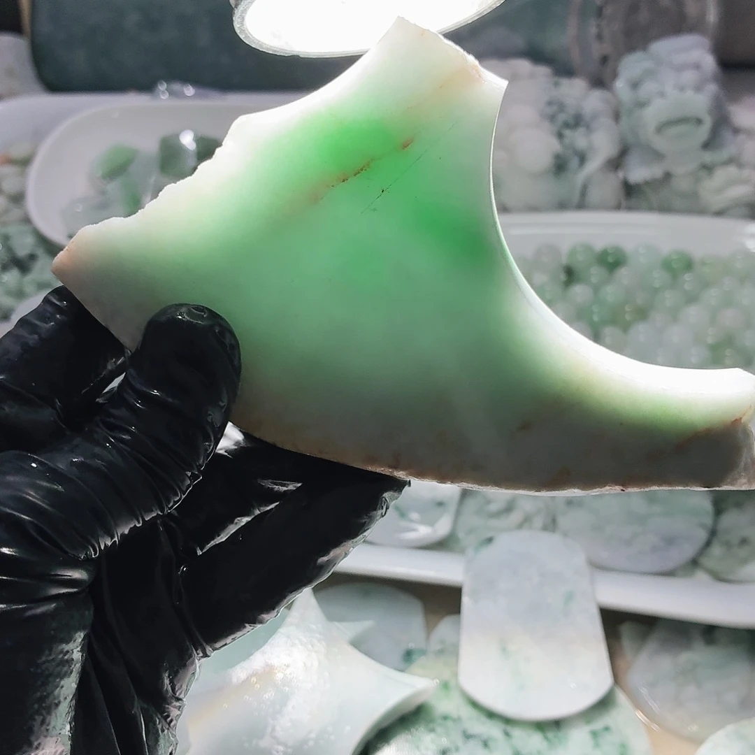 翡翠未镶嵌颈饰边角料32