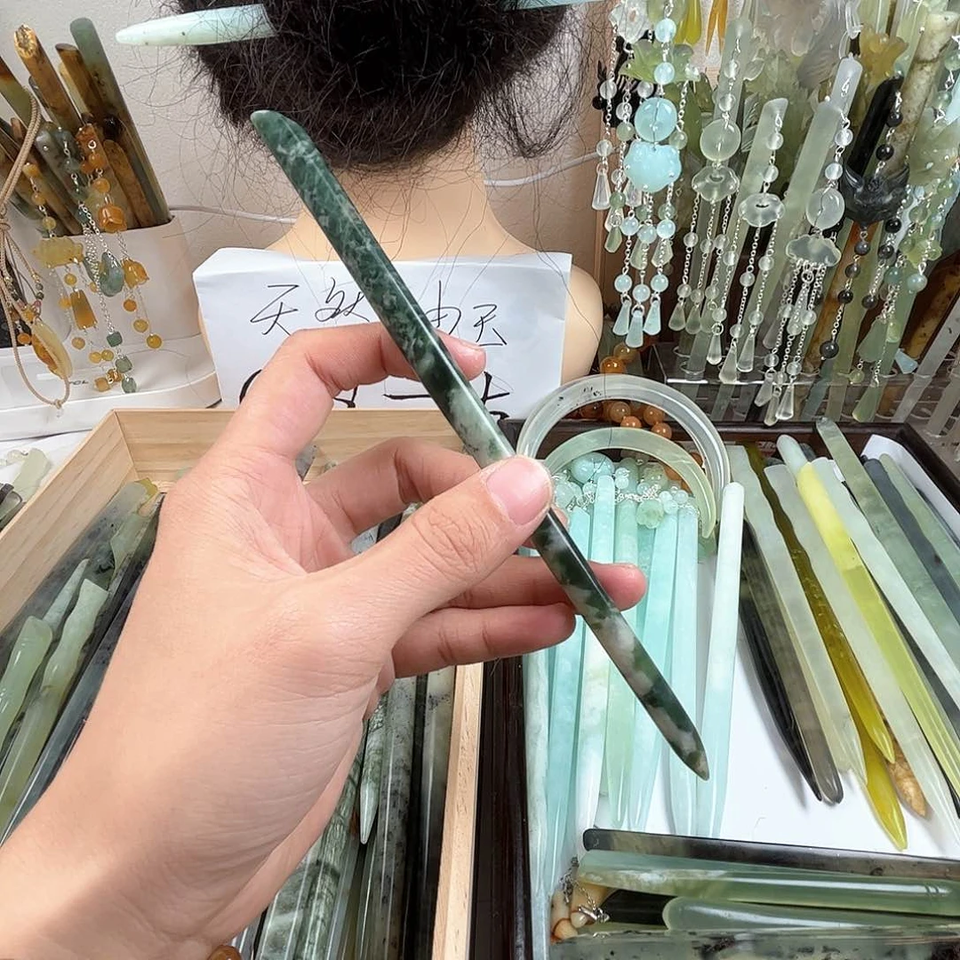 蛇纹石玉发饰未镶嵌青*