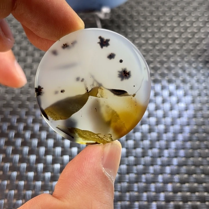 其***芳玛瑙/玉髓未镶嵌颈饰
