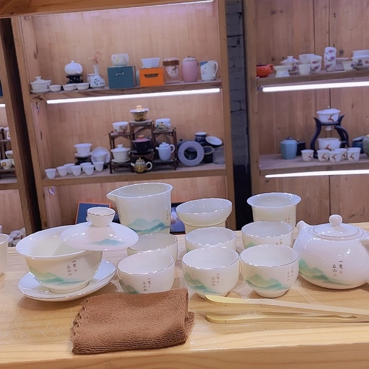 一览众山小羊脂玉套装