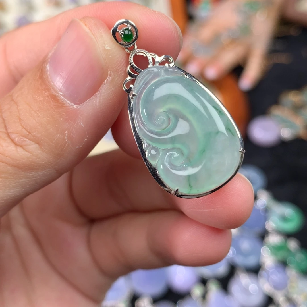 吊坠(不含链)18K金镶嵌翡翠