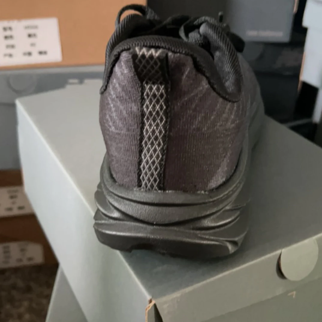 品底品面、户外休闲工作运行鞋、软轻弹、高货低放